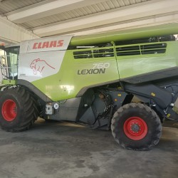 MIETITREBBIA CLAAS LEXION 760 MONTANA