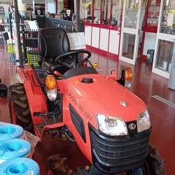 KUBOTA B1-121 __ TRATTORE